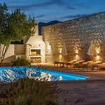 Luic Villa