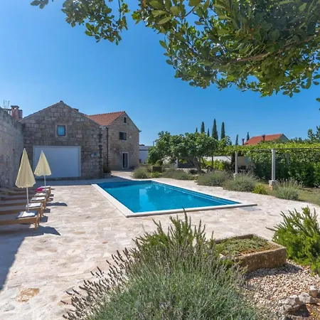 Villa Luic
