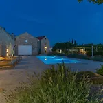 Luic Villa