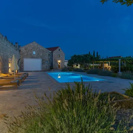 Luic Villa