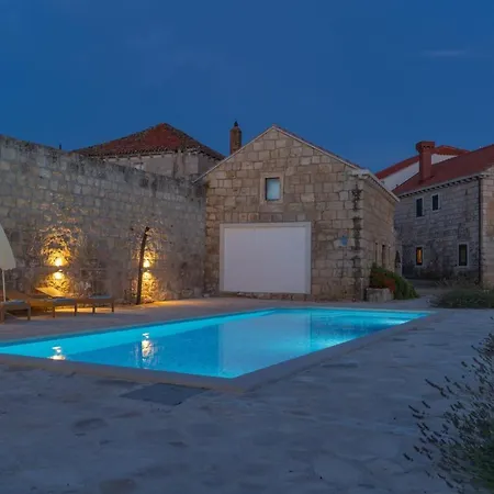 Luic Villa *
