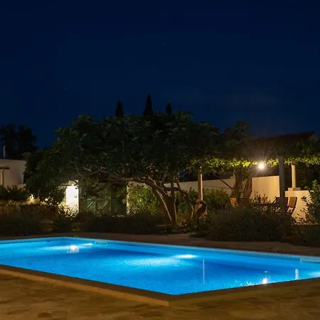 Luic Villa *